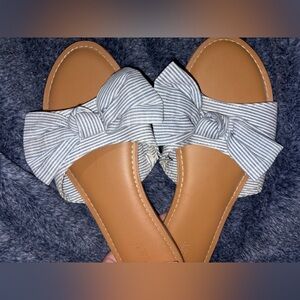 Old Navy Blue Striped Bow Sandals